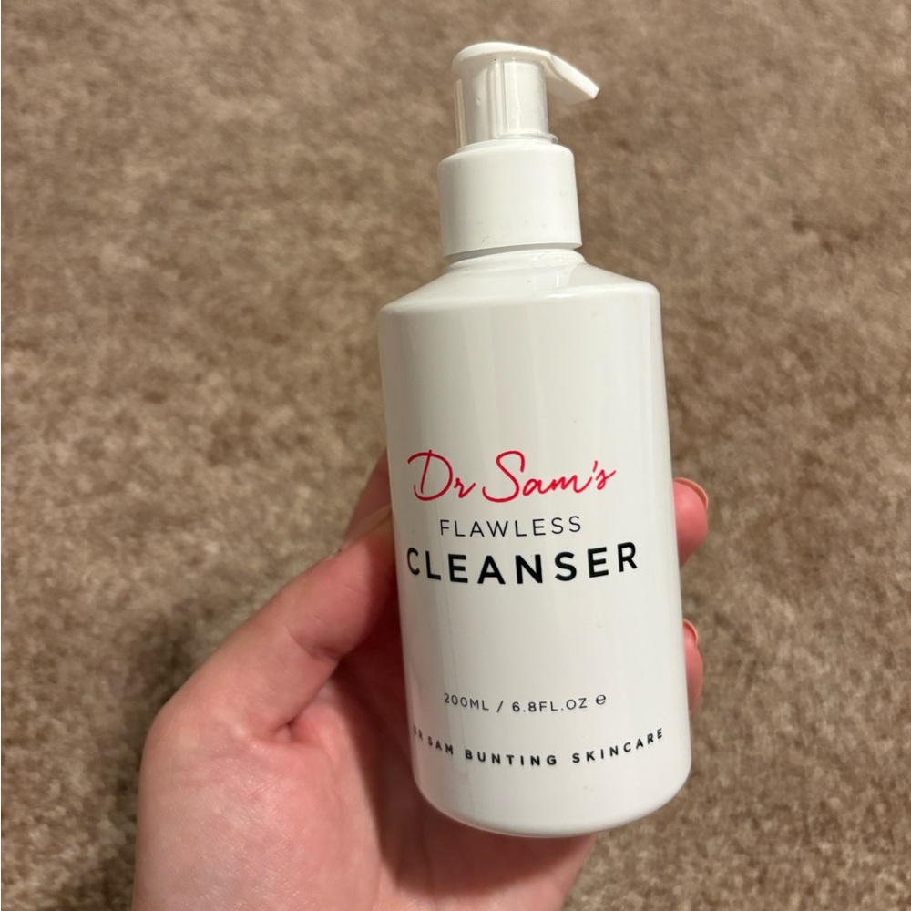 Flawless Cleanser - White - Picture 5 of 6